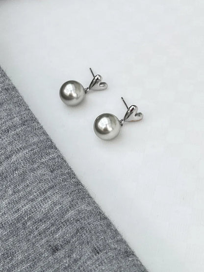 sengpan New Trendy Simple Advanced Grey Pearl Heart Earrings for Women High-end Silver Needle Studs Sweet Elegant Party Jewelry