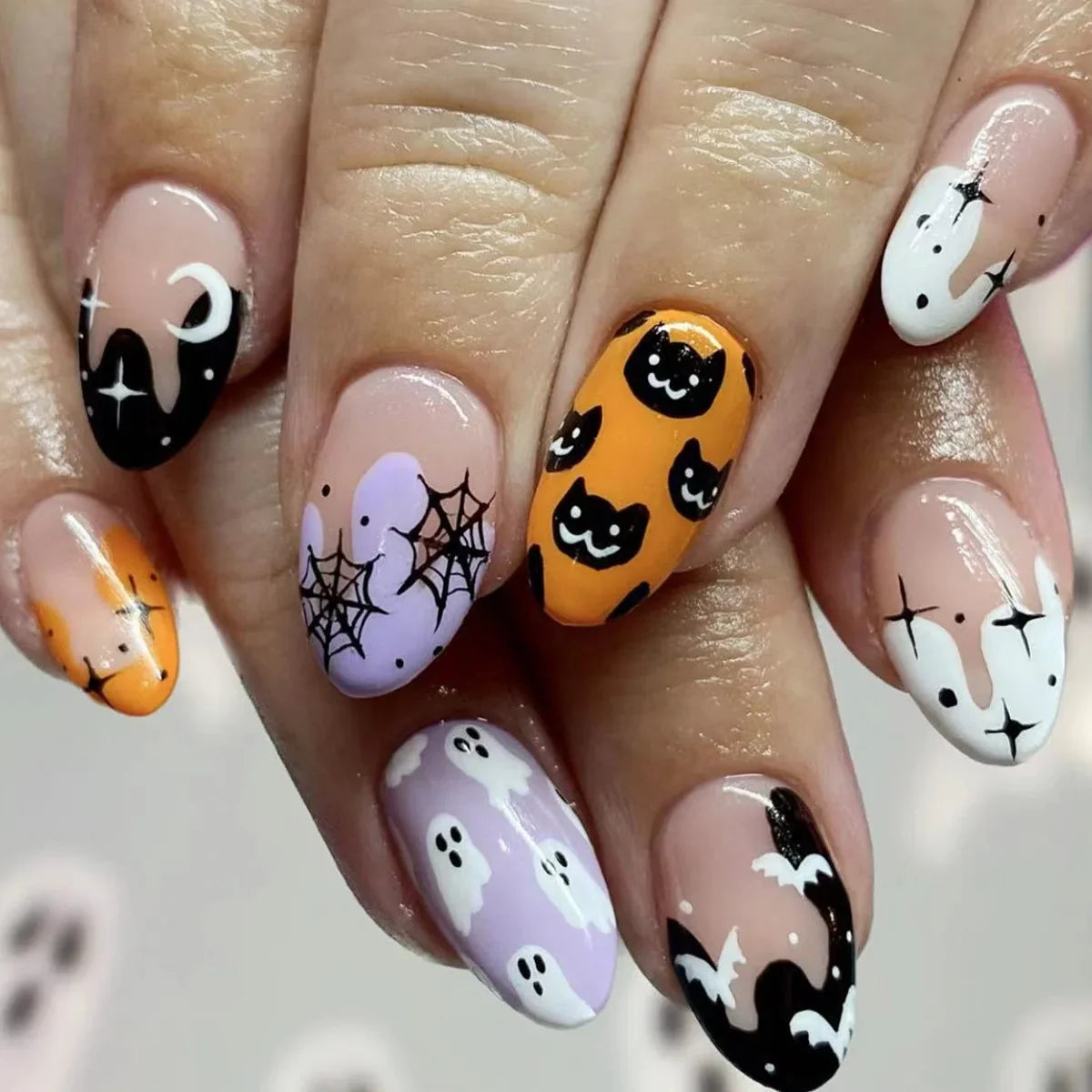 sengpan 24pcs Cartoon Spider Bat Fake Nails Short Rounds False Nails for Women Girl Wearable Halloween DIY Manicure Press on Nail Tips