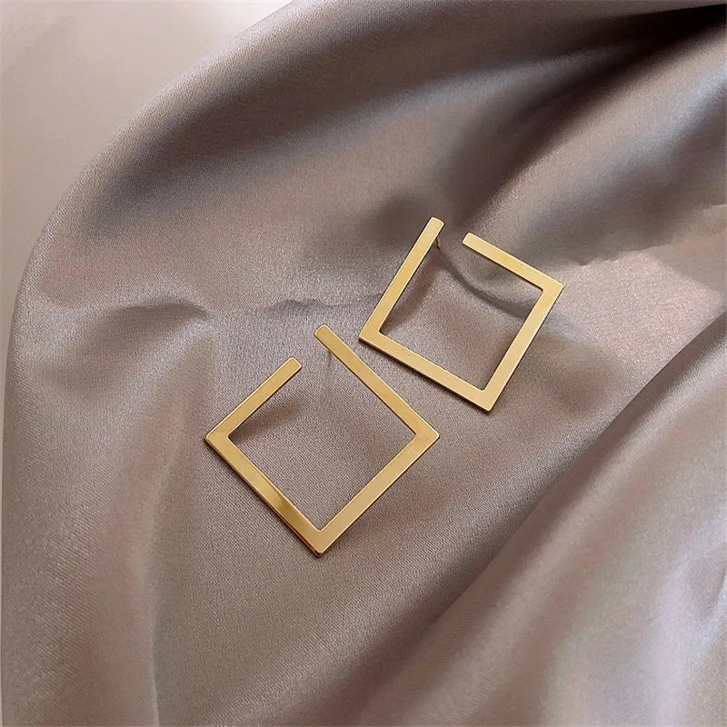 Lianfudai Minimalist Square Earrings Irregular Stud Earrings New Exaggerated Cold Wind Fashion Earring for Women Opening Accessories