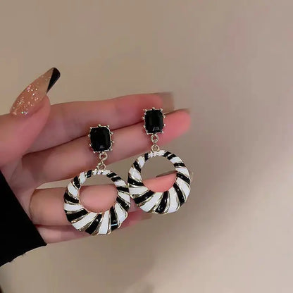 sengpan Black White Striped Earrings Inlaid Zircon Hollow Geometric Earrings Suitable Women's Fashionable Temperament Gorgeous Jewelry