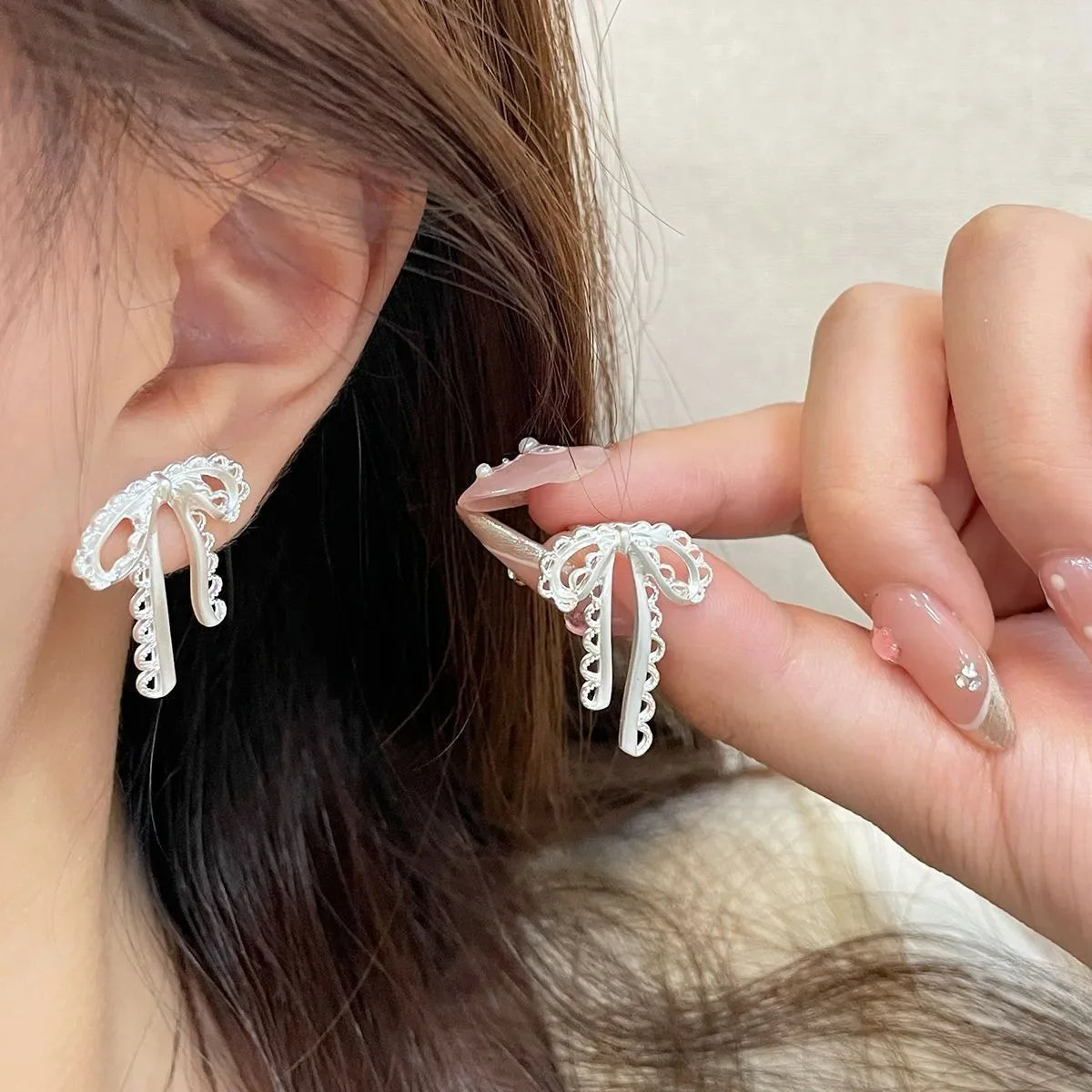 sengpan Simple Sweet Bowknot Earrings for Women Fashion Heart Shaped Bow Curved Screw Buckle Earrings Trendy Fine Jewelry Gifts