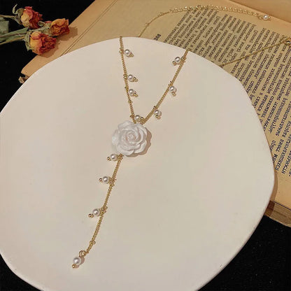 Lianfudai 2024 New Fashion Trend Unique Design Elegant Delicate Sweet Pearl Camellia Necklace For Women Jewelry Wedding Party Premium Gift