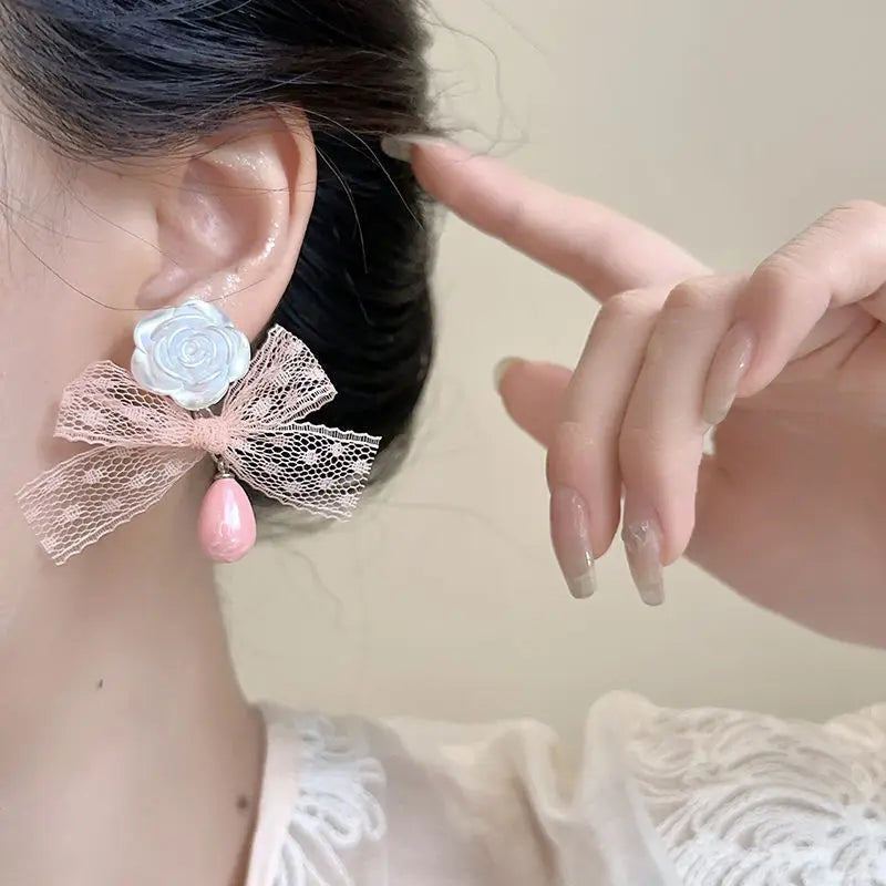 sengpan New Product Fresh Pink Mesh Earrings Floral Design High-End Sweet Romantic Niche Versatile Temperament Girls Banquet Jewelry