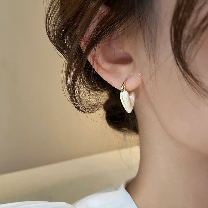 sengpan 2024 New Korean Light Luxury White Oil Dropping Love Stud Earrings For Women Fashion Elegant Metal Jewelry Gifts