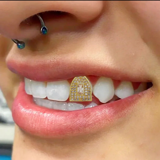 sengpan Fashion Iced Out CZ Stone Single Fangs Teeth Grillz For Women Men Hip Hop Zircon Tooth Caps Jewelry Cosplay Gift