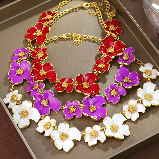 Lianfudai New Retro Flower Red and White Earrings Necklace Set