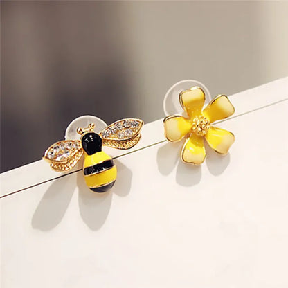 Lianfudai Cute New Flower Bee Asymmetric Earrings Fashion Zircon Earrings Jewelry Punk Lmitation Pearl Stud Earrings For Women Girls Gift