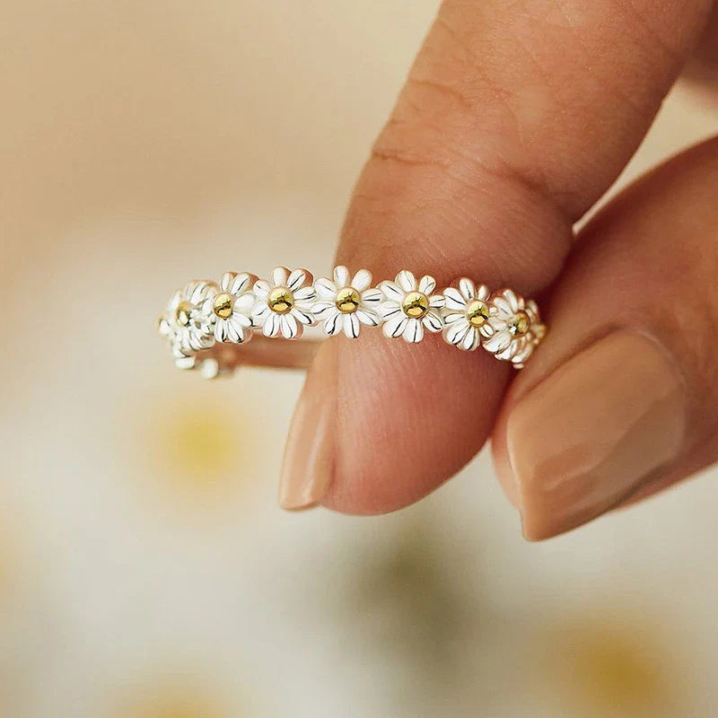 sengpan small Daisy Flowers Ring Women girls Ring Opening Adjustable Crystal Rhinestones Jewelry Wedding Engagement Couple Rings Gift