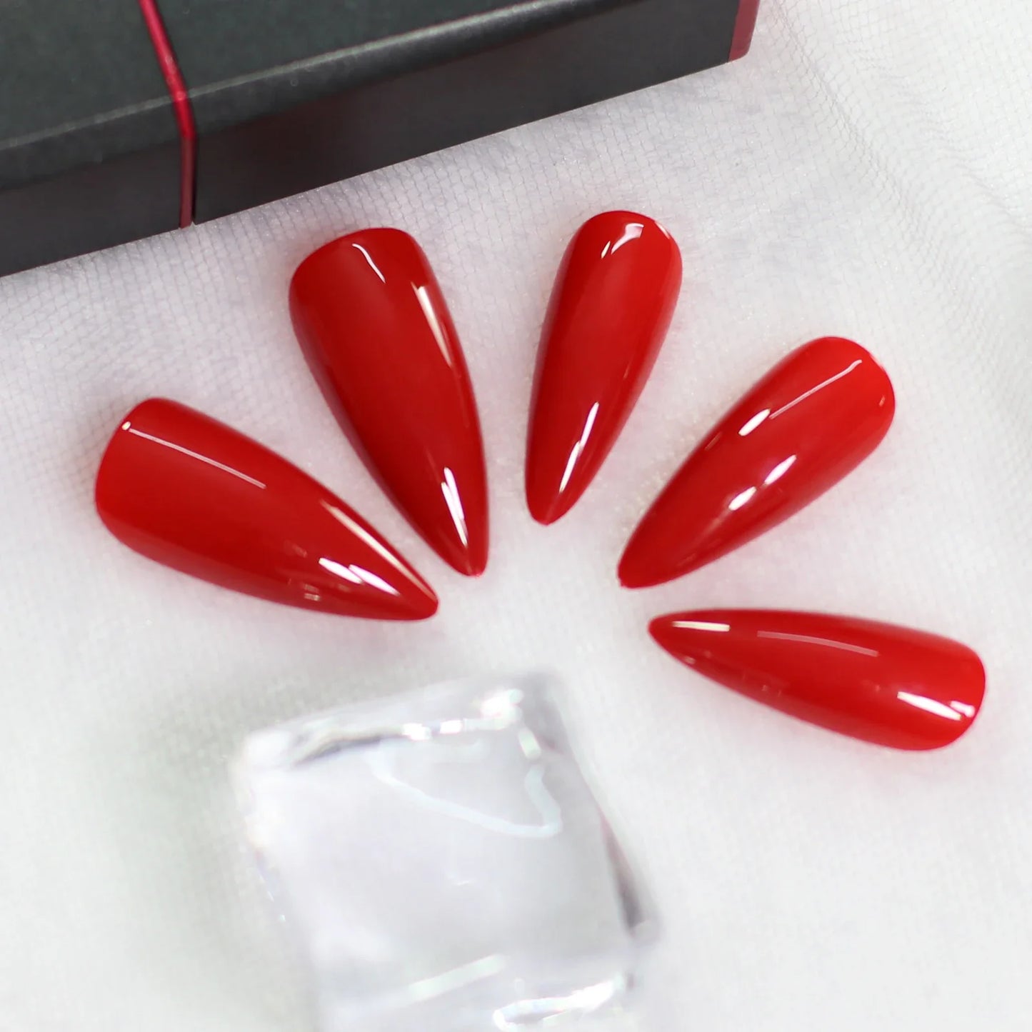 sengpan Stiletto Mirror Red Light Gossy Red Color Fingernails Sharp Fake Nails Art Medium Size Press On Nails Wholesale With Tabs