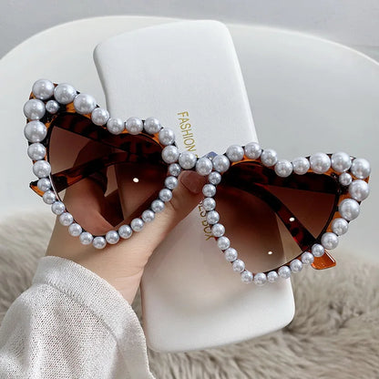 sengpan Fashion Retro Heart-Shaped Imitation Pearl Frame Sunglasses UV400 Women Cat Eye  Eyewear Trendy Beach Party  Sun Glasses