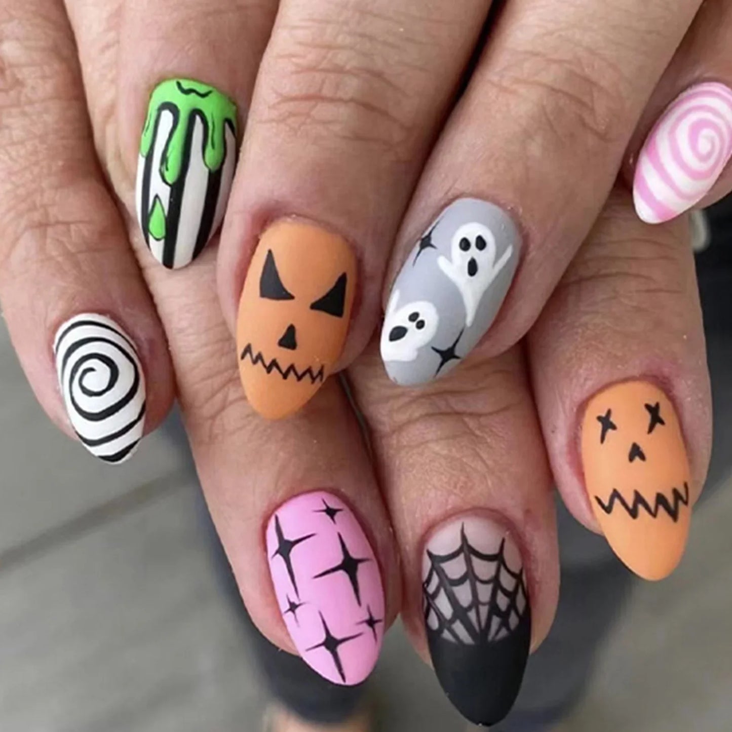 sengpan 24pcs Halloween Theme False Nails Short Square Press On Nails With Ghost Pumpkin Black Cat Designs Full Cover Fake Nail Tips