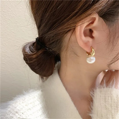 Lianfudai New Cute Pearl Studs Hoop Earrings for Women Gold Color Eardrop Minimalist Tiny Huggies Hoops Wedding Fashion Jewelry