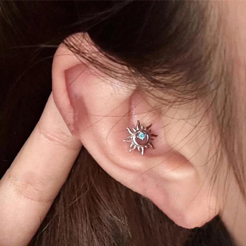 sengpan Y2K Hollow Star Stud Earrings Piercing for Women Girls Personality Pentagram Punk Ear Helix Cartilage Ear Cuff Fashion Jewelry