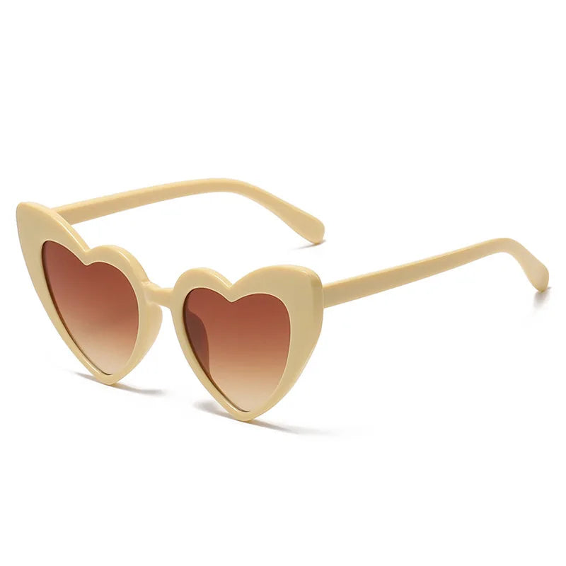 Lianfudai New Large heart Sunglasses Women Vintage Brand Designer Sun Glasses Shades Female UV400 hot sale Funny versatile sunglasses