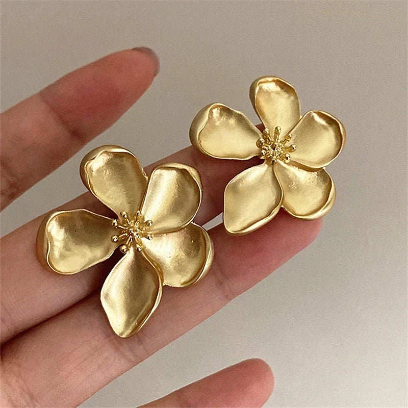 sengpan Sweet White Flower Drop Earrings for Women Large Hollow Flower Petal Dangle Earrings Cute Girls Korean Style Ear Jewelry Gifts