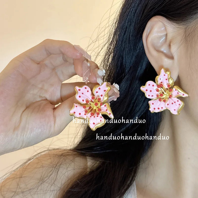 sengpan Exquisite Vintage Pink Flower Earring Classic Korean Style Earrings for Women Romantic Charm Jewellery Delicate Elegant Jewelry