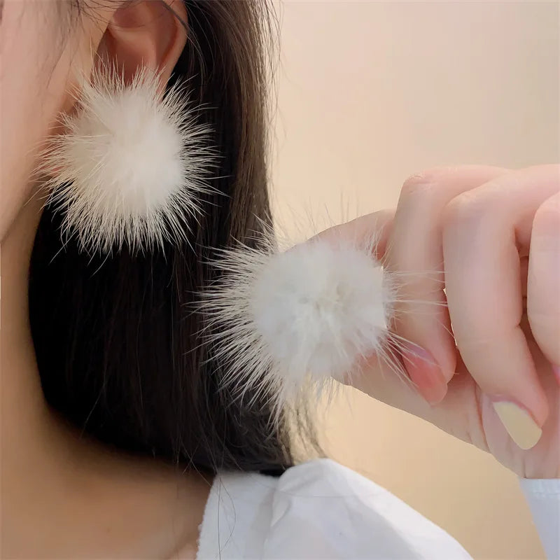 sengpan Sweet White Plush Ball Stud Earrings for Women Cute Hairy Elegant Pearl Heart Round Geometry Y2K Accessories Fashion Jewelry