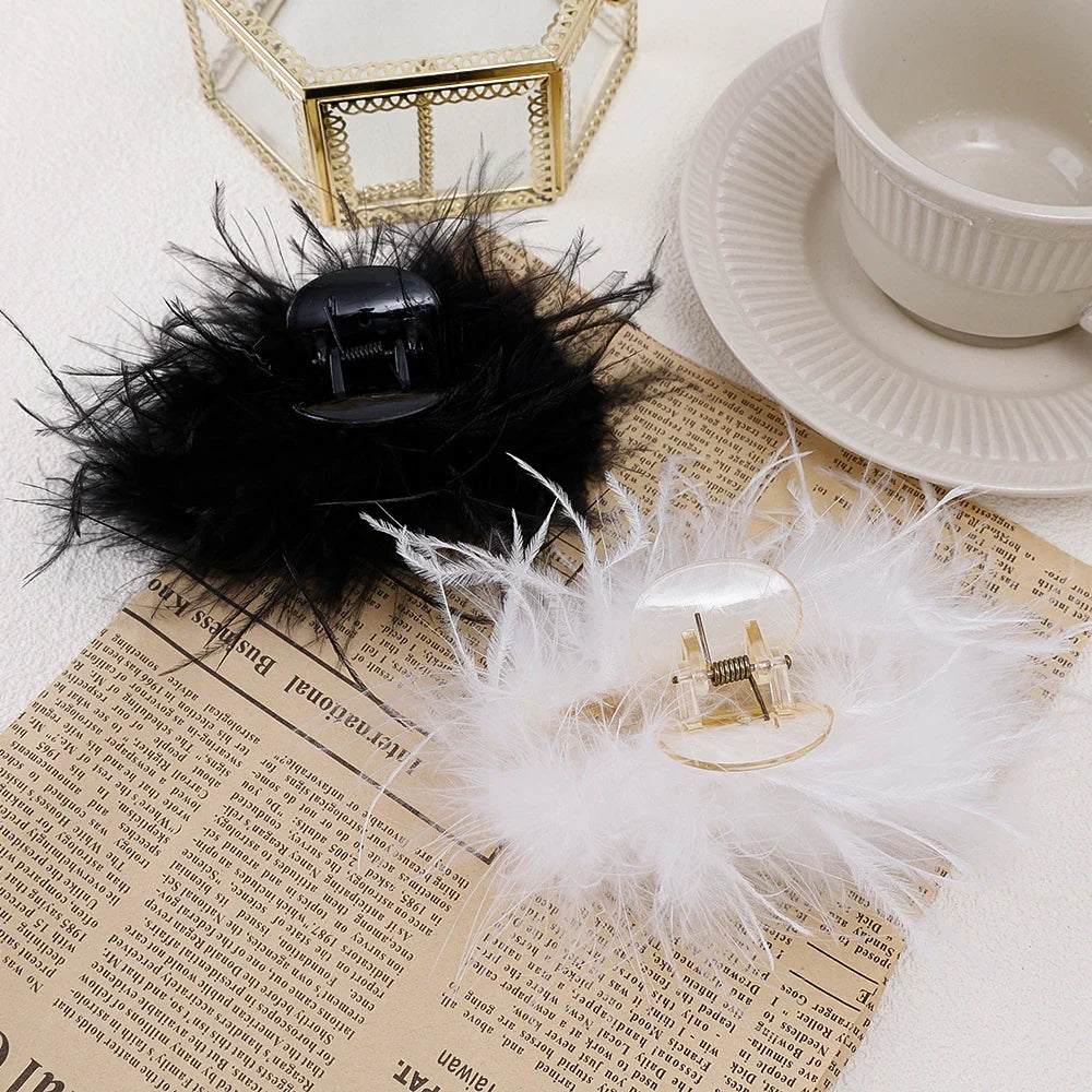 Lianfudai Sweet Ostrich Feather Hair Clip Female White Black Shark Hair Claw Headwear Women Hair Accessories 2023 Summer Hair clip