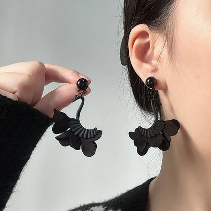 sengpan Black Swan Swinging Earrings Exaggerated French Retro Eardrop Design Women's High End Art Fabric Animal Ear Accessories