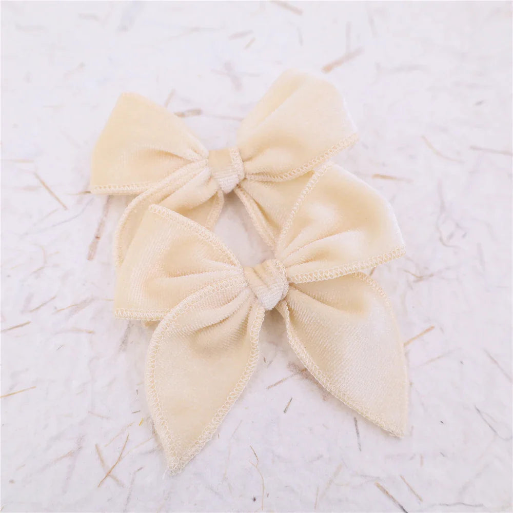 sengpan Small Velvet Fable Bow Hair Clips for Toddler Baby Girl Kids Christmas Velvet Hair Bow Alligator Clips Accessories