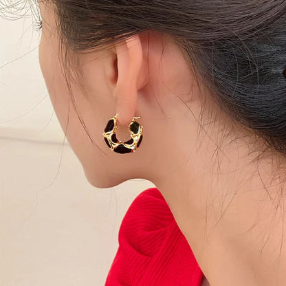 Lianfudai New Trendy Enamel Color Metal Texture Small Hoop Earrings for Women Gold Plated Statement Ear Buckle Creative Jewelry Gifts