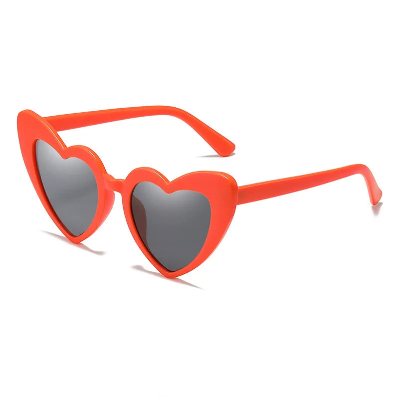 Lianfudai New Large heart Sunglasses Women Vintage Brand Designer Sun Glasses Shades Female UV400 hot sale Funny versatile sunglasses