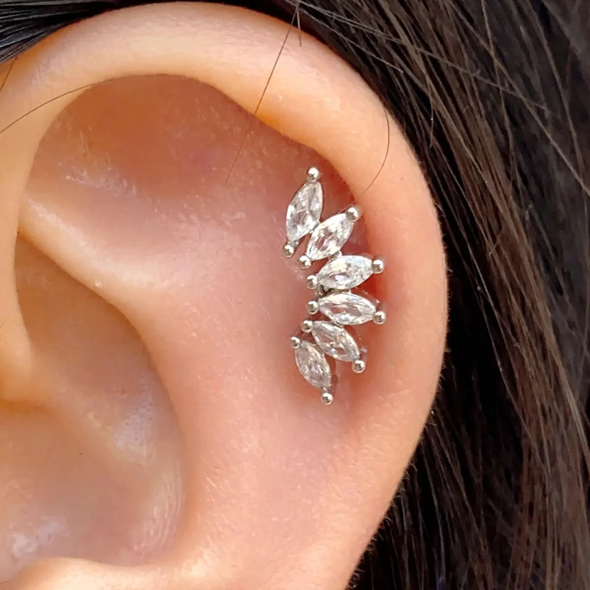 sengpan 1PC  Flower Leaf Tragus Helix Piercing Studs Earrings Women Mini Crystal CZ Stainless Steel Earings Girls Ear Bone Fine Jewelry