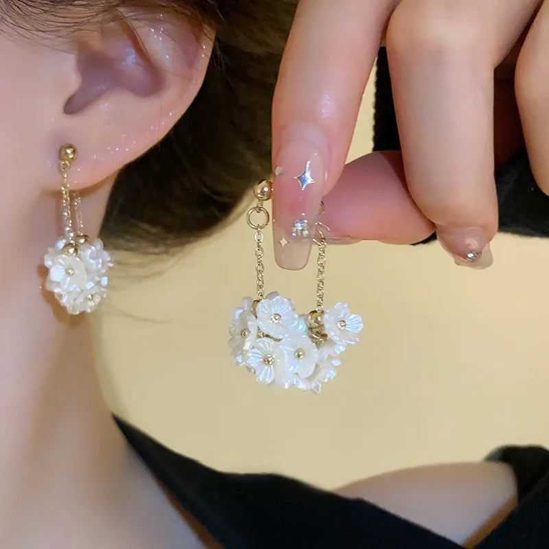 sengpan Fashion Trend Unique Design Elegant Delicate Zircon Rose Flower Circle Earrings For Women Jewelry Wedding Party Premium Gifts