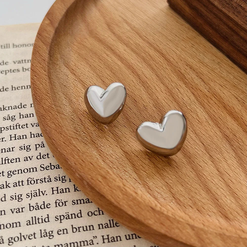 sengpan Korean Trend Metal Heart Stud Earrings for Women Punk Elegant Minimalist Smooth Love Eardrops Girl Party Jewelry Couple Gifts