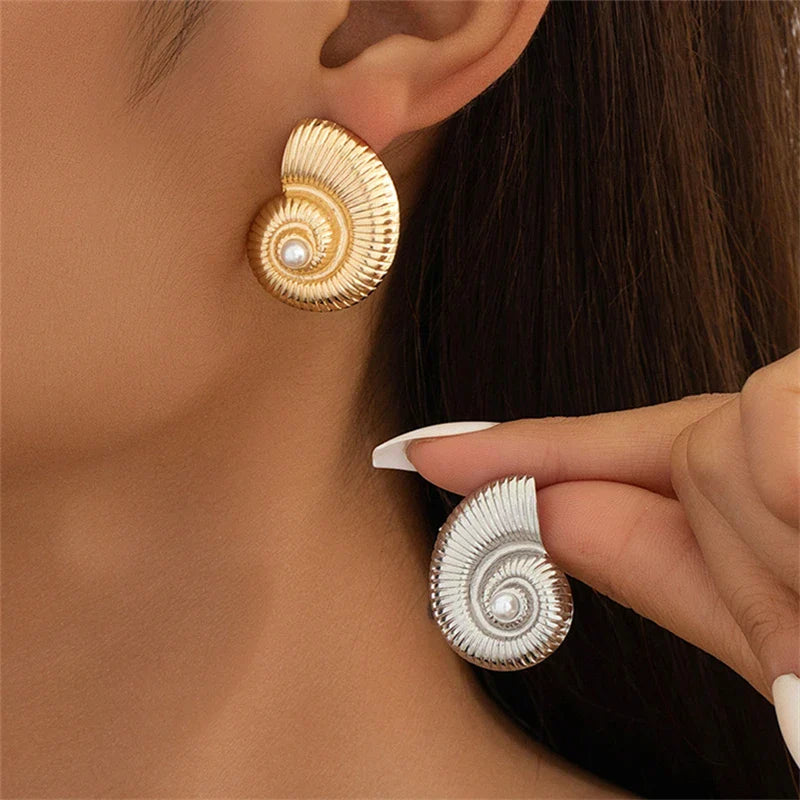 sengpan Spiral snail earrings imitation pearls high-end simple earrings fashionable retro ladies beautiful jewelry 2024