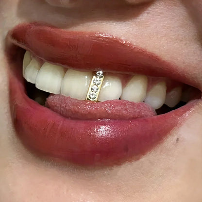 Lianfudai New Style 4 CZ Stone Long Stick Teeth Grillz Hip Hop Zircon Single Tooth Caps Decor For Women Men Jewelry Party Gift