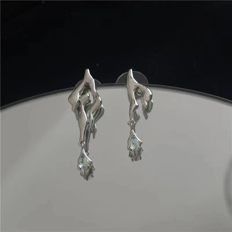 sengpan New Punk Flame Shape Hoop Earrings for Women Design Unique Stud Cold Air Earrings Ear Buckle Lady Fashion Jewelry Hiphop Gifts