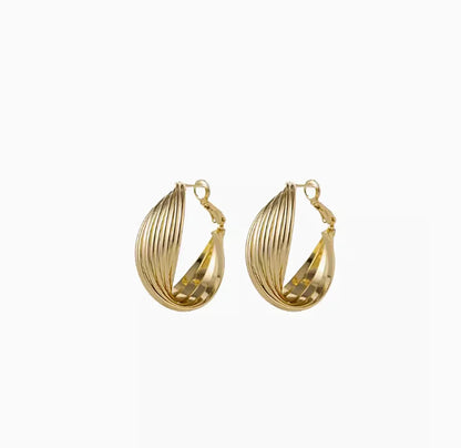 sengpan New Trendy Gold Twist Hoop Earrings for Women Big Hoop Earrings Fashion Jewelry