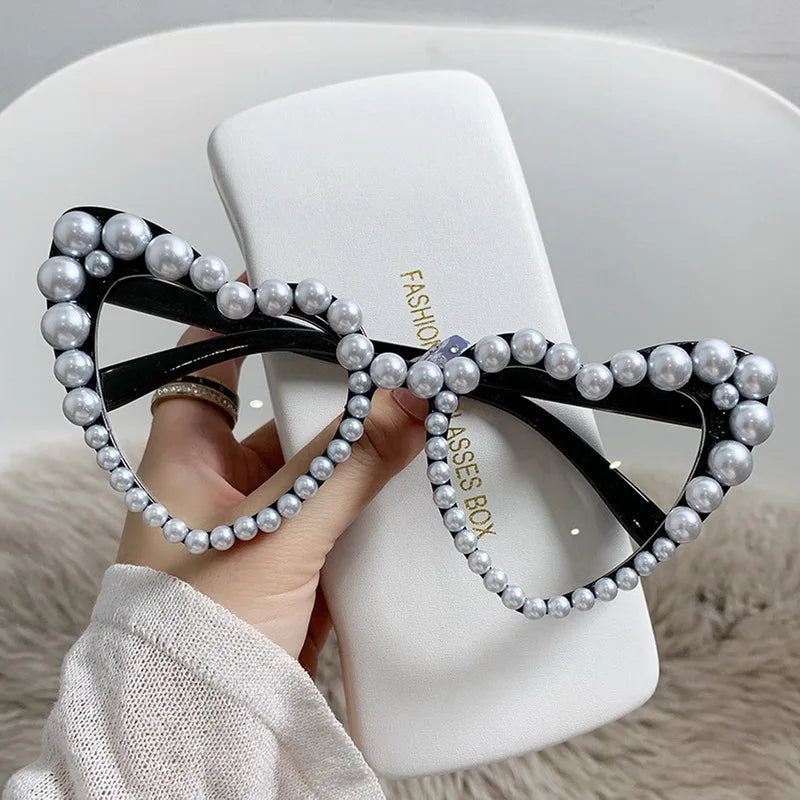 sengpan Fashion Retro Heart-Shaped Imitation Pearl Frame Sunglasses UV400 Women Cat Eye  Eyewear Trendy Beach Party  Sun Glasses