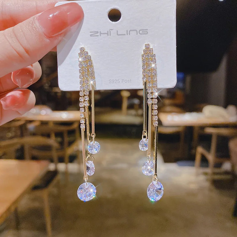 Lianfudai New Gold Color Simple Fashion Zircon Pendant Eardrop Design Long Tassels Delicate Earrings For Woman Wedding Jewelry Gifts