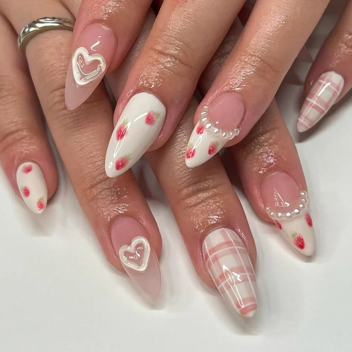 sengpan Simple Stiletto French Fake Nails for Valentine's Day Almond Sweet False Nails with Glue Full Cover Artificial Nails Press On