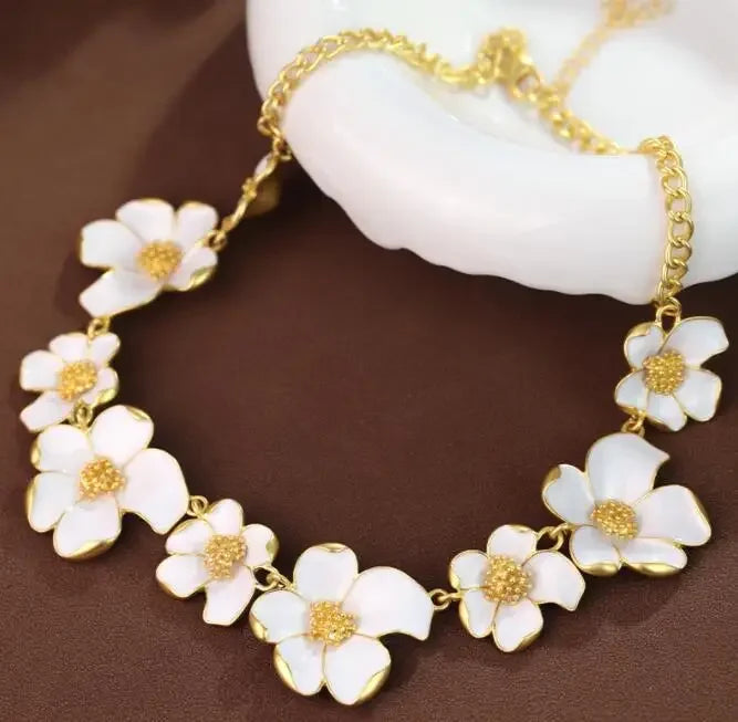 sengpan New Retro Flower Red and White Earrings Necklace Set