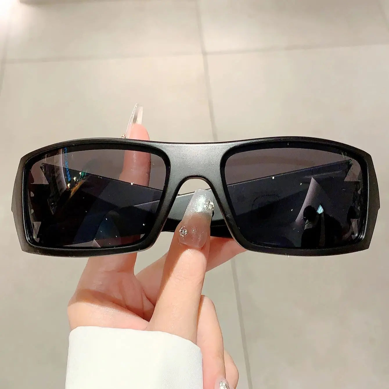 sengpan Y2k Punk Sunglasses Cool for Women Luxury Men Outdoor Sports Fashion Wrapped Round Trend Brand Design Shade Eyewear