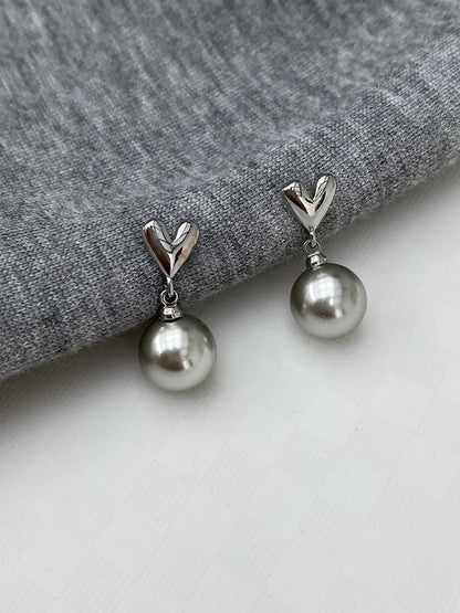 sengpan New Trendy Simple Advanced Grey Pearl Heart Earrings for Women High-end Silver Needle Studs Sweet Elegant Party Jewelry