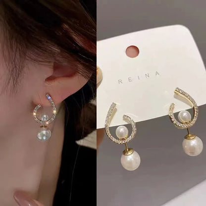 sengpan 2024 New Bright Crystal Luxury Korean Unusual Claw Stud Earrings Ear Piercing Hook Irregular Pearl Christmas Jewelry Gift