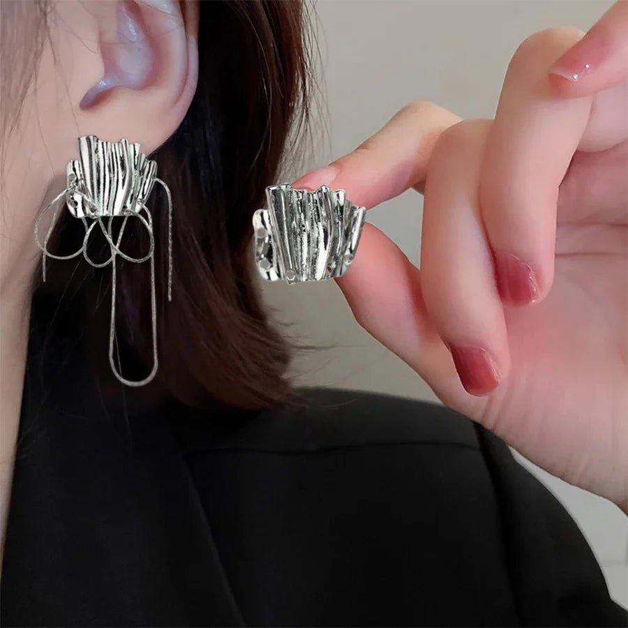 sengpan Trendy Hiphop Asymmetric Corrugated Pleated Earrings for Women Niche Design Personality Party Jewelry Girlfriend Gifts