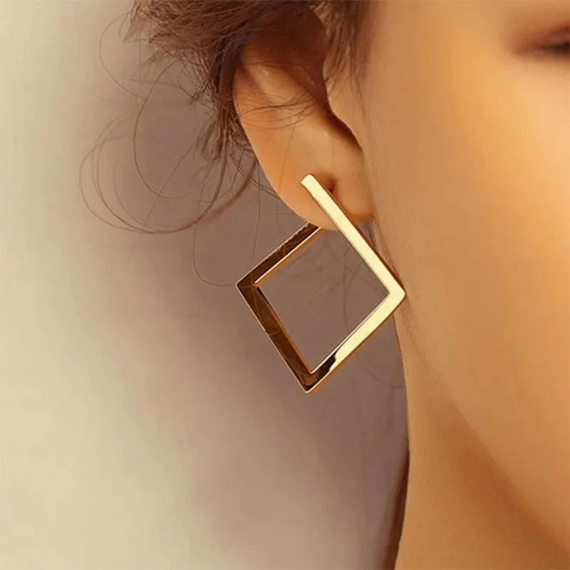 Lianfudai Minimalist Square Earrings Irregular Stud Earrings New Exaggerated Cold Wind Fashion Earring for Women Opening Accessories