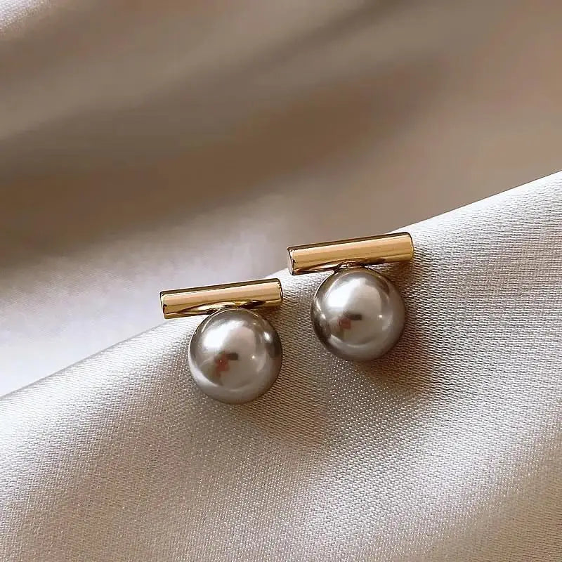 sengpan 2024 New Korean Light Luxury White Oil Dropping Love Stud Earrings For Women Fashion Elegant Metal Jewelry Gifts