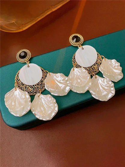 sengpan French Vintage Metal Cutout Design Luxury Shell Earrings for Women Fashion Luxury Earrings Jewelry Gift Accessories