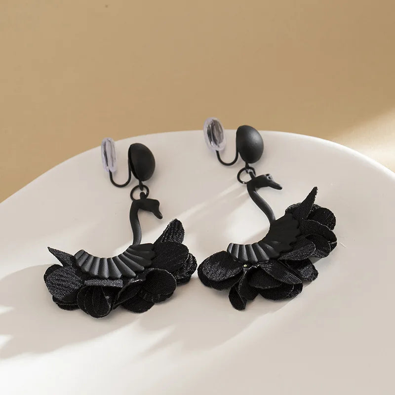 sengpan Black Swan Swinging Earrings Exaggerated French Retro Eardrop Design Women's High End Art Fabric Animal Ear Accessories