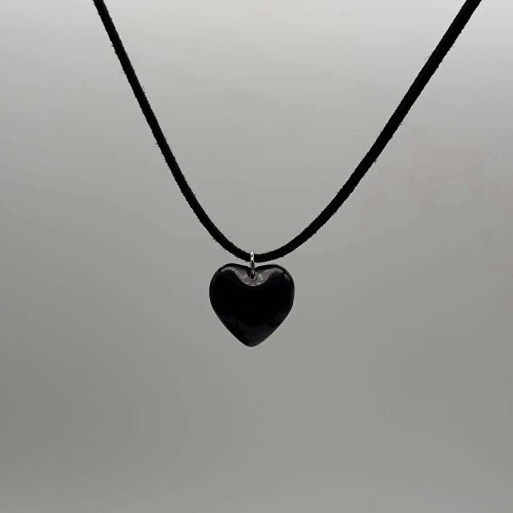 sengpan Solid Color Glass Heart Pendant Necklace Punk Grunge Style Velvet Choker for Girls