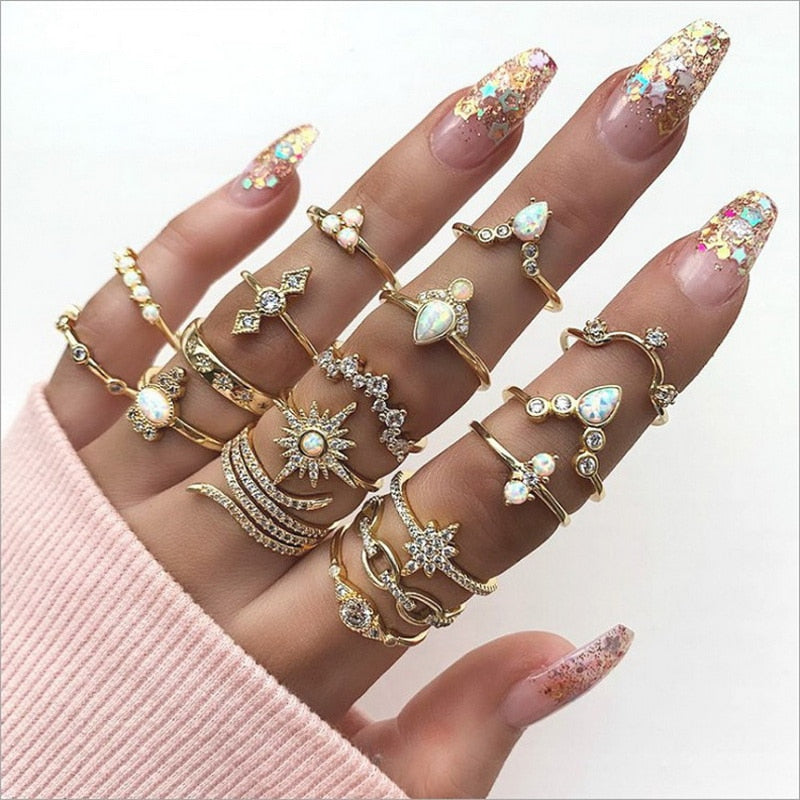 sengpan Bohemian Geometric Rings Sets Crystal Star Moon Flower Butterfly Constellation Knuckle Finger Ring Set For Women Fashion Jewelry