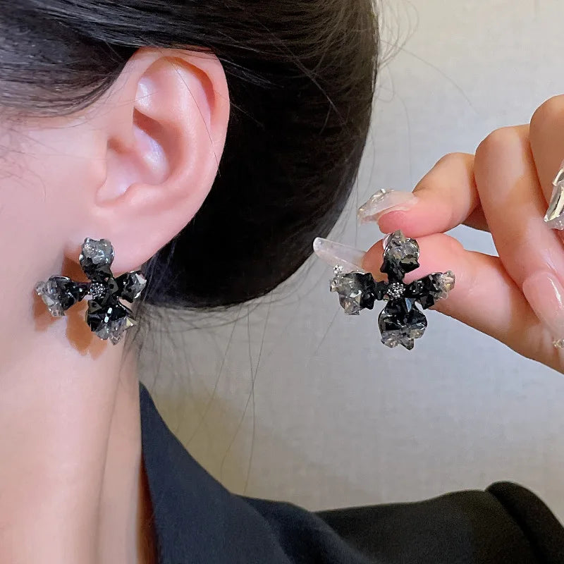 sengpan New Black Flower Earrings Design Light Luxury Sweet Earrings Women Blue Fashionable Elegant Jewelry Accessories Gifts ﻿