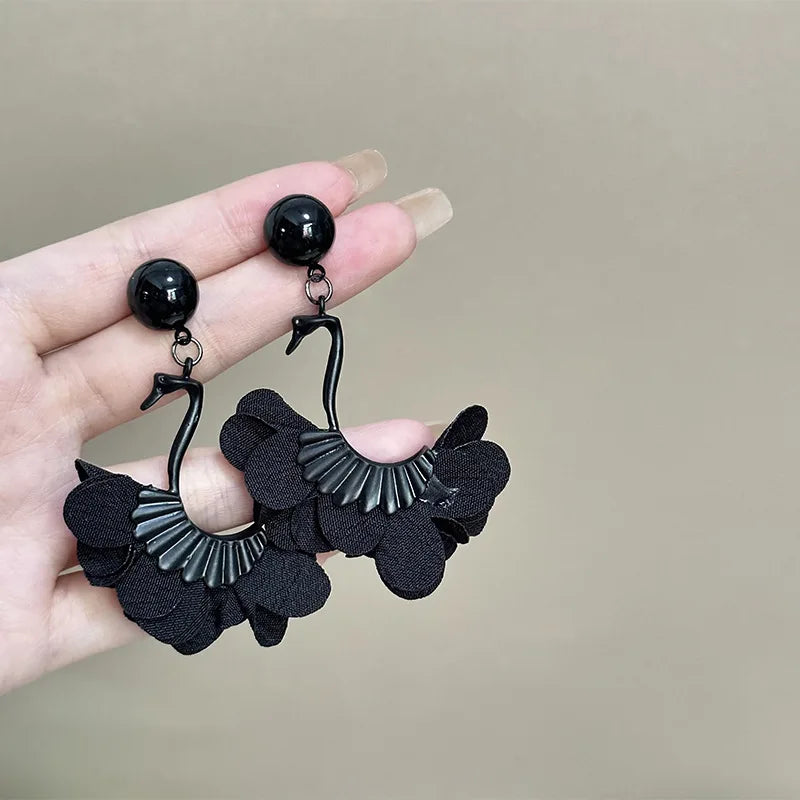 sengpan Black Swan Swinging Earrings Exaggerated French Retro Eardrop Design Women's High End Art Fabric Animal Ear Accessories