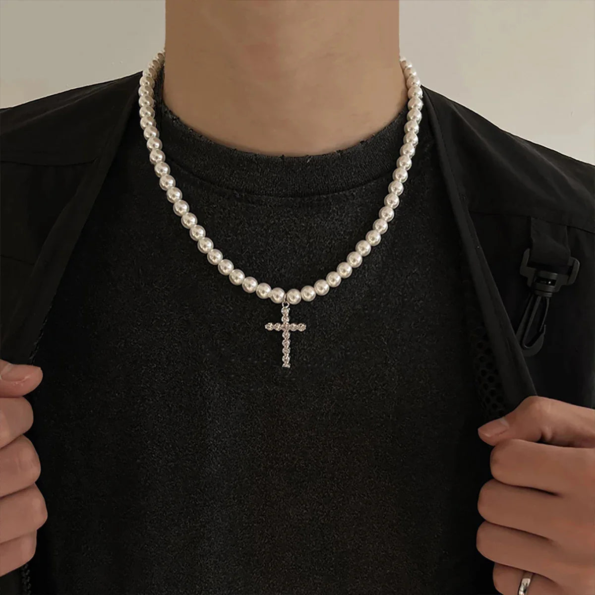 Lianfudai Punk Imitation Pearl Bead Chain Spikes/Cross Pendant Necklace Men Hiphop Layered Stainless Steel Choker Set 2024 Fashion Jewelry